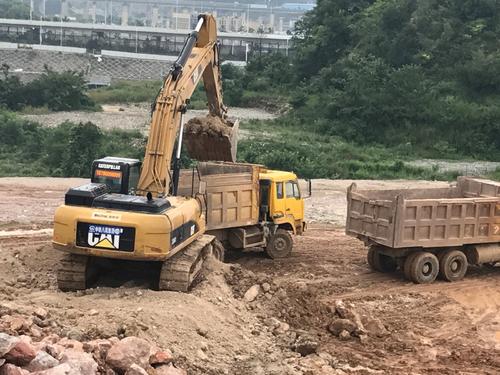 挖掘機(jī)在工作中應(yīng)該注意哪幾個(gè)方面？